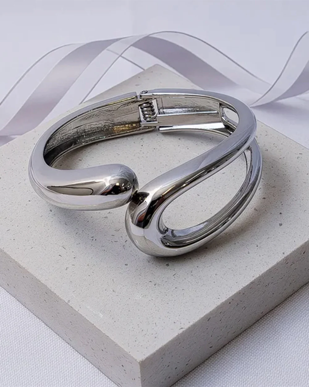Women's Metal Kara - Silver