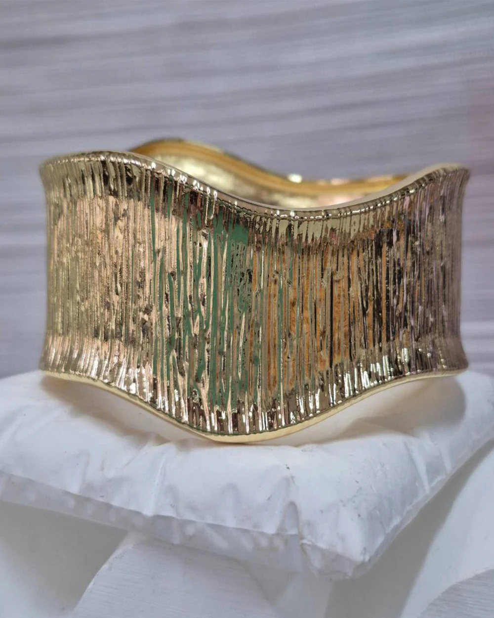 Women's Metal Kara - Golden
